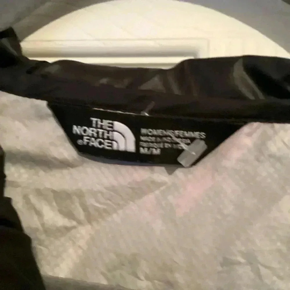 The North Face windbreaker lightweight Jacket Colors: black/dusty mauve S:Medium - Picture 4 of 7